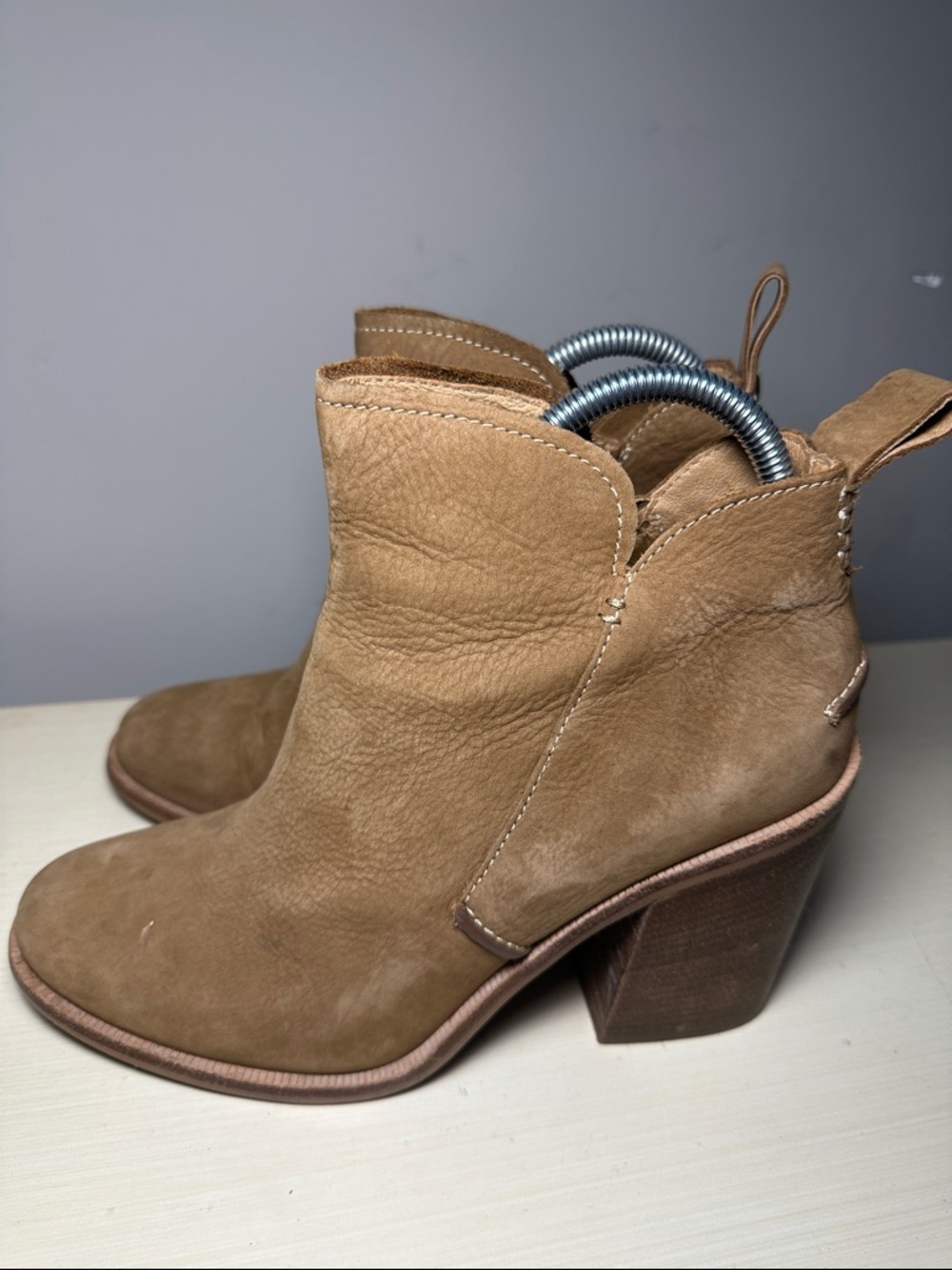 Ugg tan leather pixley Suede Tan Women’s Ankle Bootie - Picture 3 of 8